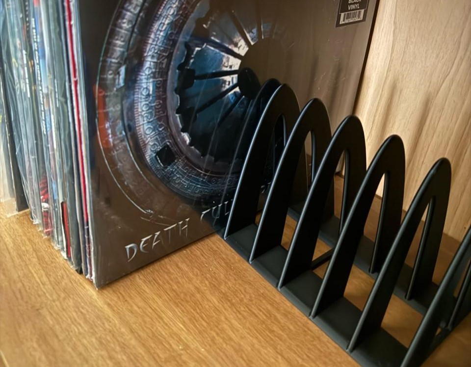 Porta-livros em resina moldada